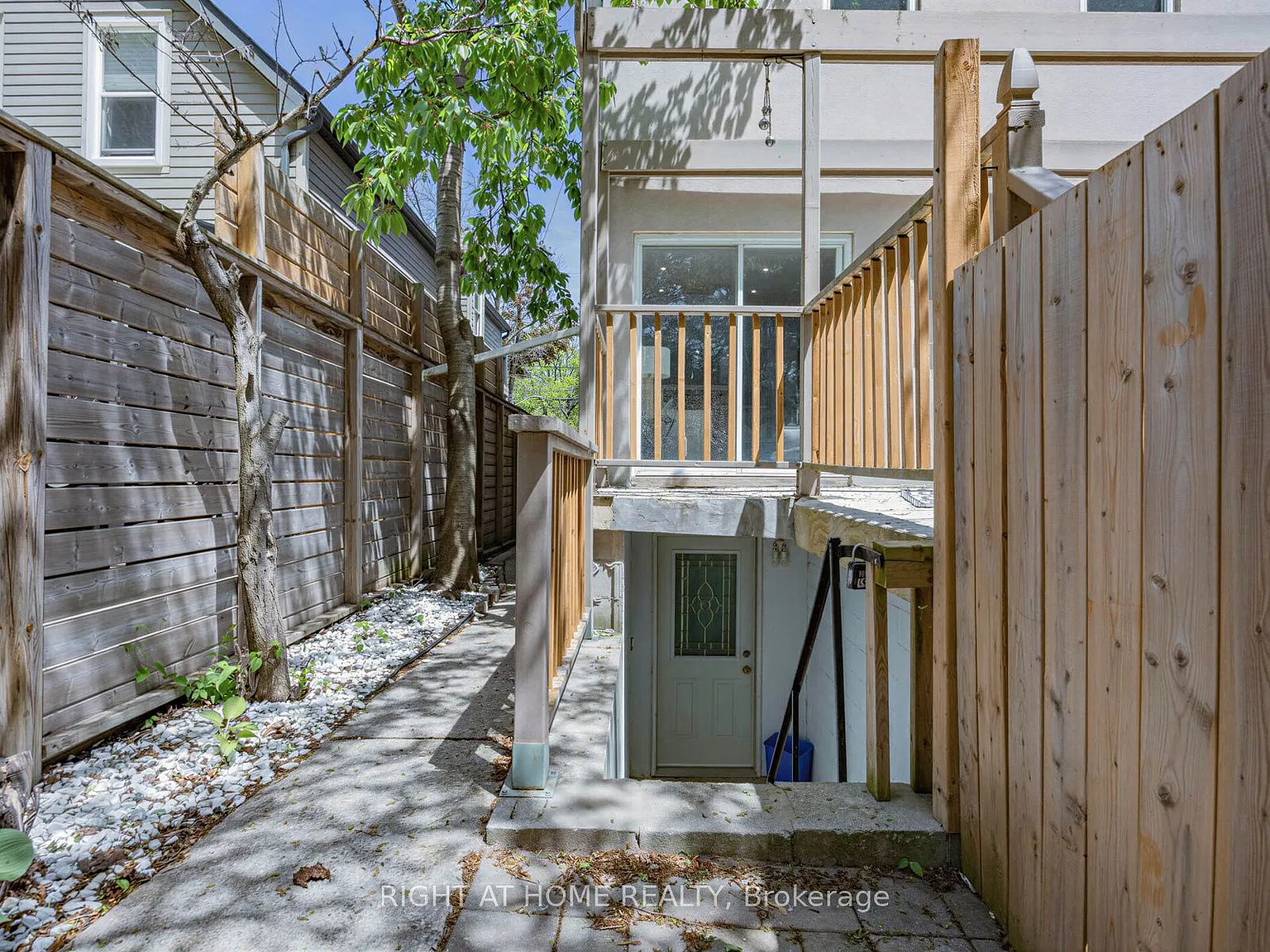 3 bed, $2,200 — Photo 2