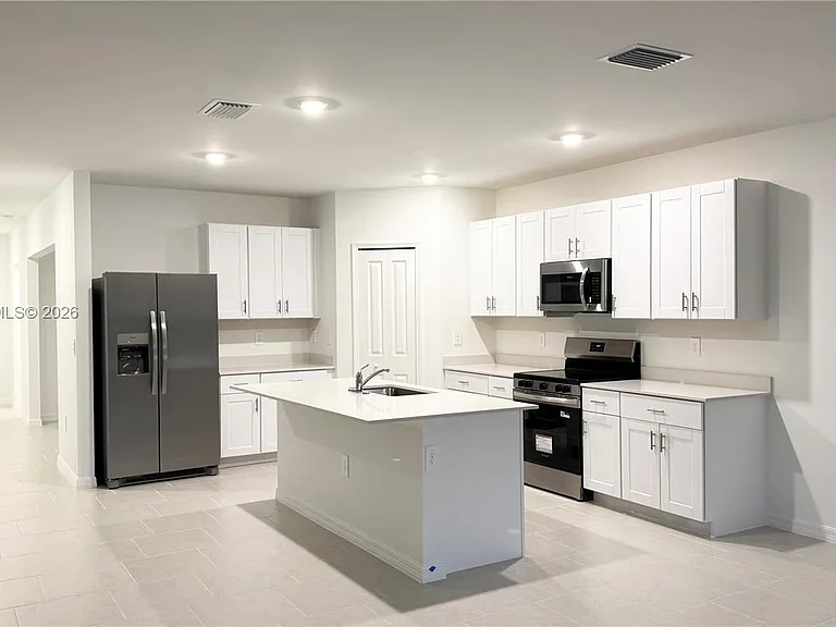 17208 Cantu Ct — Photo 2