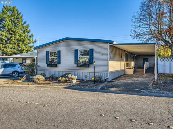 21100 NE Sandy Blvd Unit 133, Fairview, OR 97024