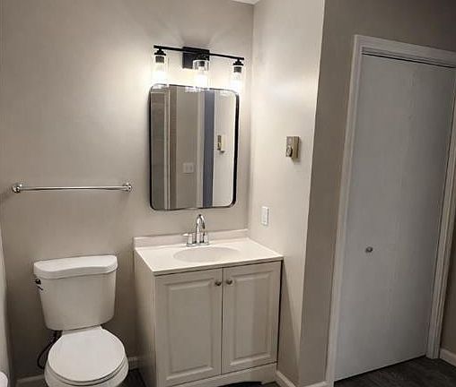 3rd image of 102 Lake Ave S APT 8