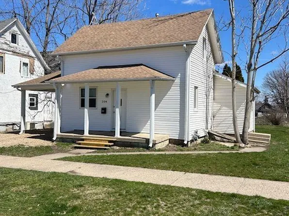 204 S 5th St, Marshalltown, IA 50158