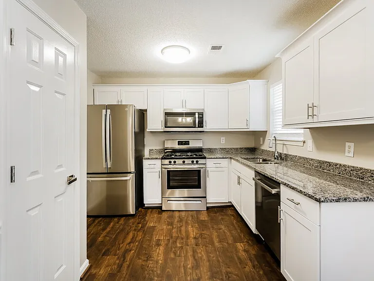 2780 Highland Hill Pkwy — Photo 9