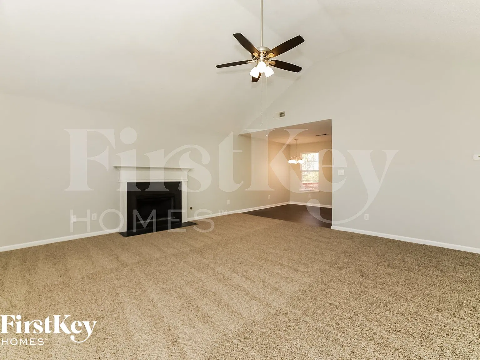 3 bed, 2.0 bath, 1660 sqft, $2,210 — Photo 3
