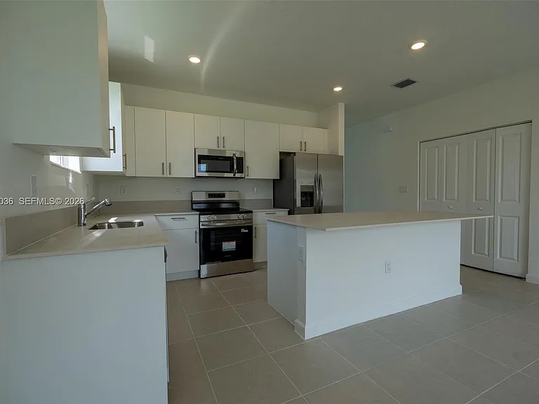 2485 SE 29th Dr — Photo 30
