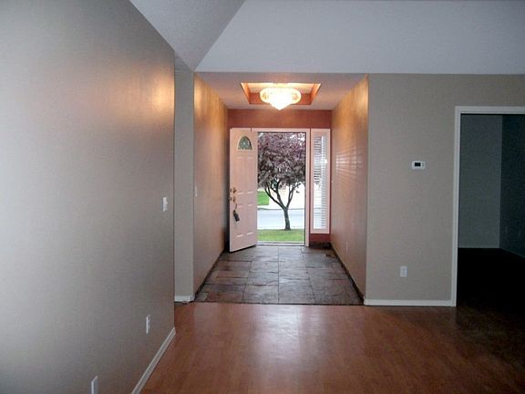 4th image of 4016 NE 97th St