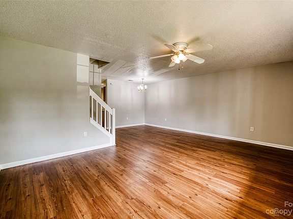 4th image of 7697 Petrea Ln