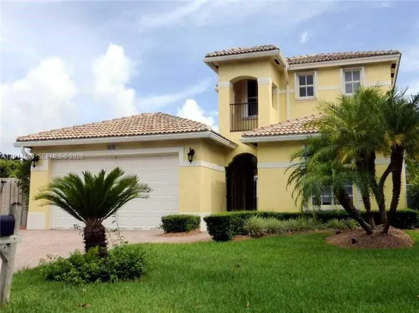 9026 SW 160th Ter, Palmetto Bay, FL 33157