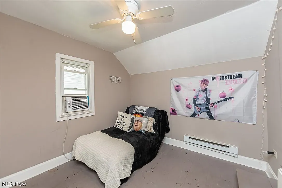3 bed, 1044 sqft, $1,800 — Photo 2