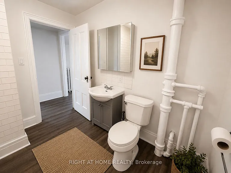 178 Adelaide Ave E #3 — Photo 5