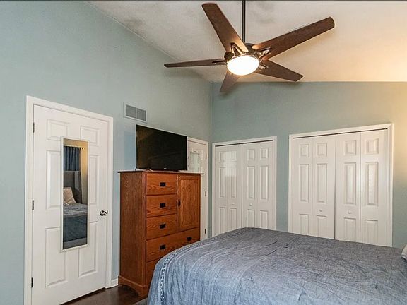 4th image of 1254 Meadow Run