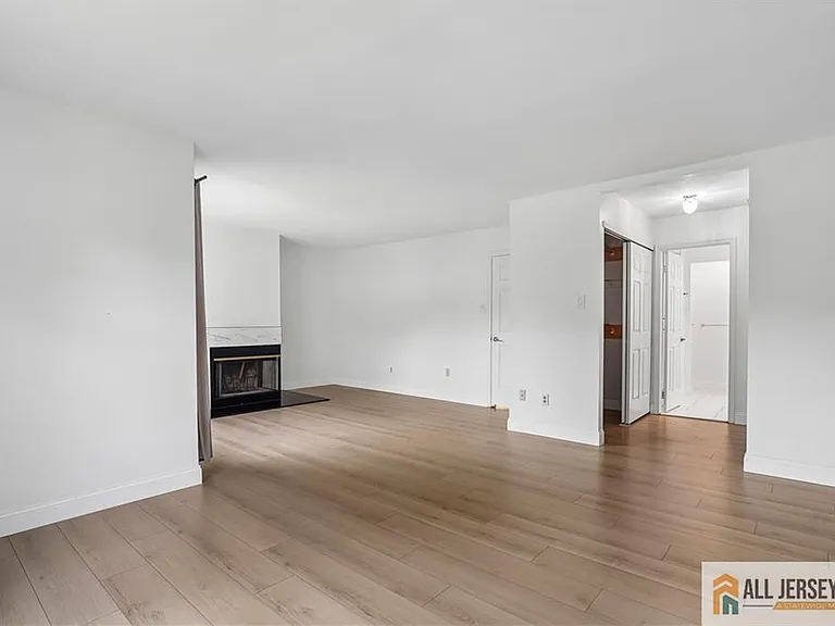 1 Brookline Ct #C — Photo 22