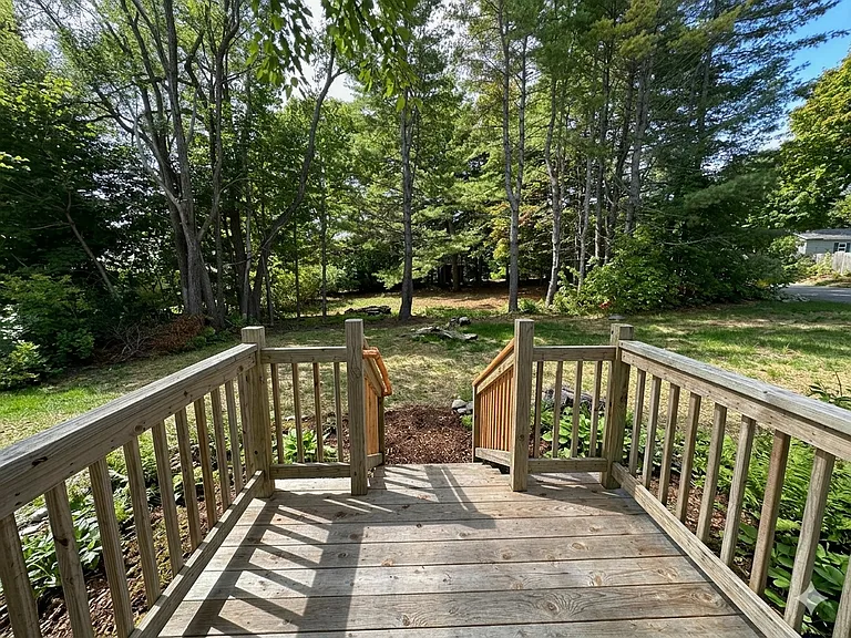222 Howard St — Photo 8