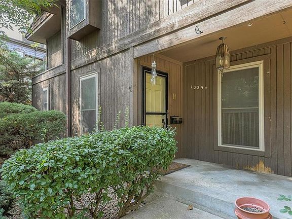 3rd image of 10254 Cedarbrooke Ln