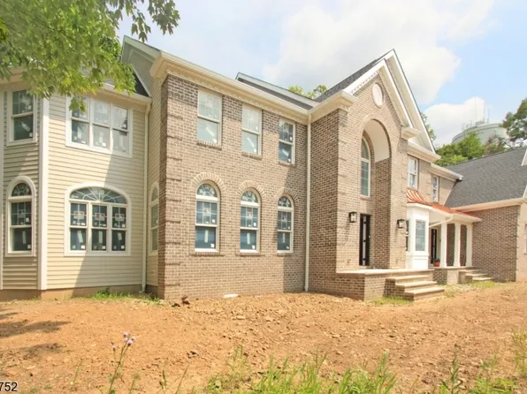 69 Eileen Dr, Cedar Grove Twp., NJ 07009