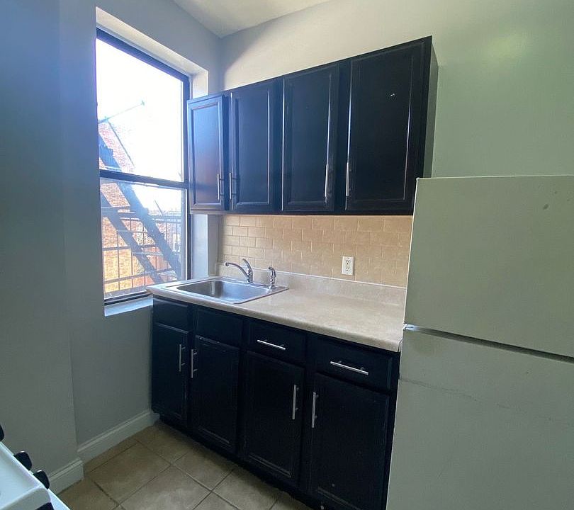 1st image of 525 60th St APT 14