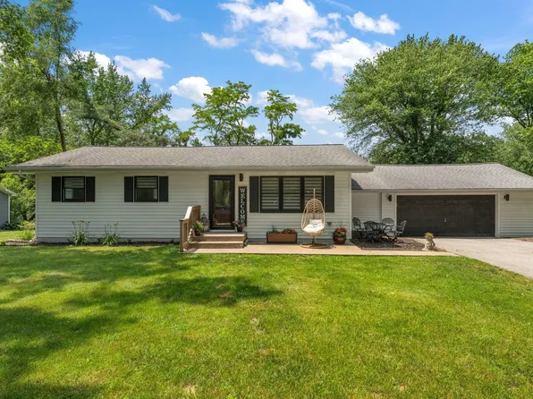 152 Bogata Ave, Valparaiso, IN 46385