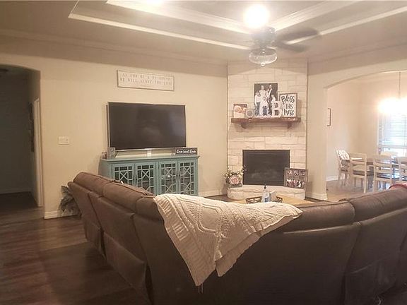 4th image of 122 Sunny Ln