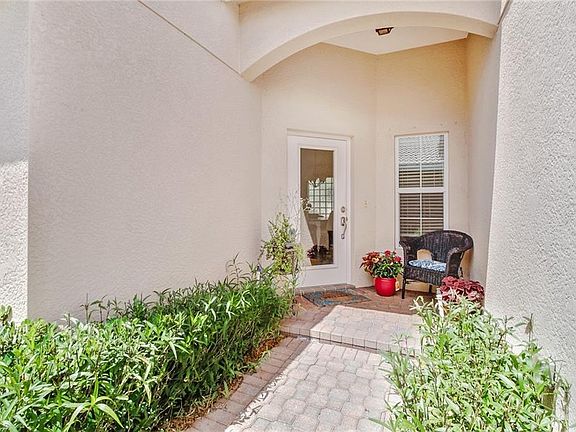 2nd image of 10289 Barberry Ln