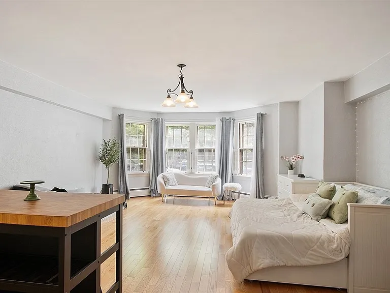 250 Beacon St #1B — Photo 9