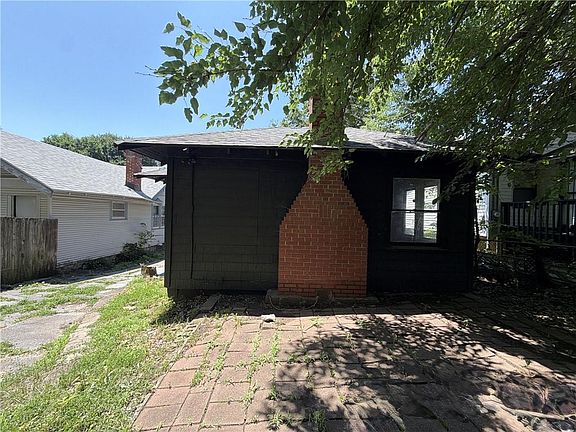 3rd image of 5705 Park Ave
