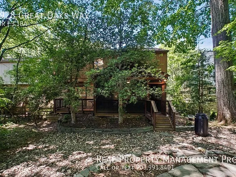 9928 Great Oaks Way — Photo 7