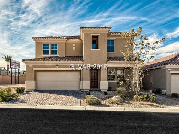 585 Tour Players Rd, Spring Valley, NV 89148