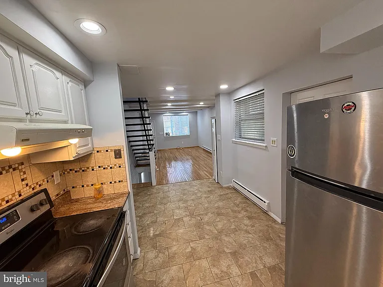 2425 S Warnock St — Photo 4