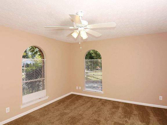 4th image of 172 Sedgefield Dr