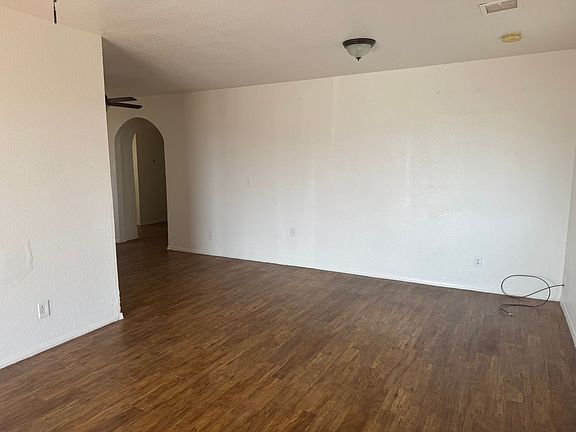 4th image of 9860 E Spurr Ln