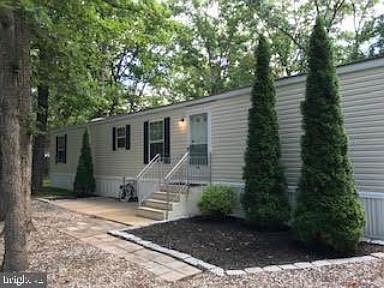 2nd image of 20B Oakview Ct