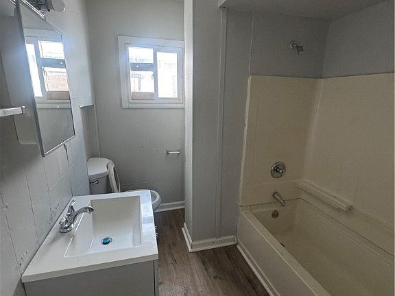 2nd image of 5 Laser St