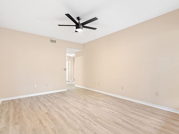 4th image of 27111 Harbour Vista Cir