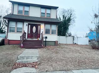 16 Madison Ave, Laurel Springs, NJ 08021