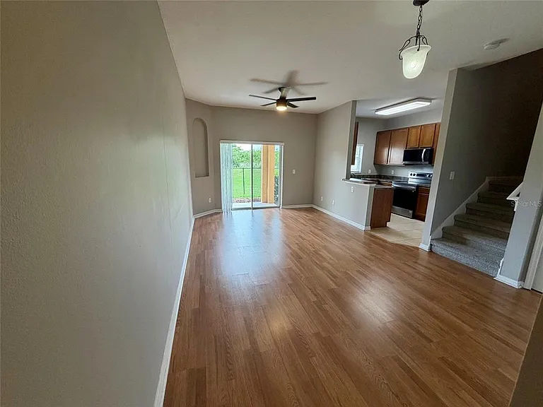 1840 Retreat View Cir — Photo 4