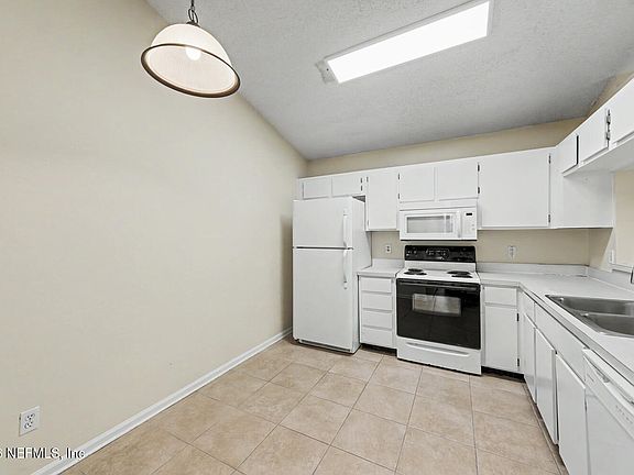 5th image of 2265 DESTINE Lane