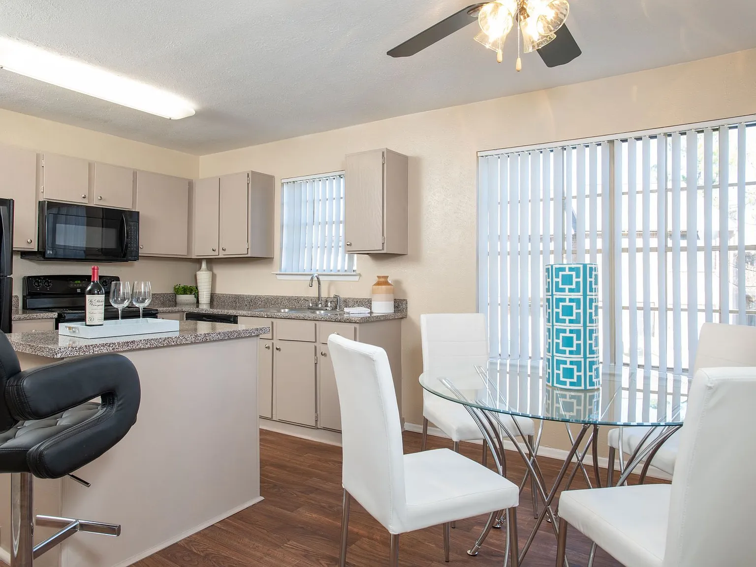 The Pines of Palos Verdes Apartments — Photo 3
