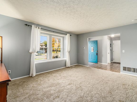 5th image of 3239 Cranston Dr