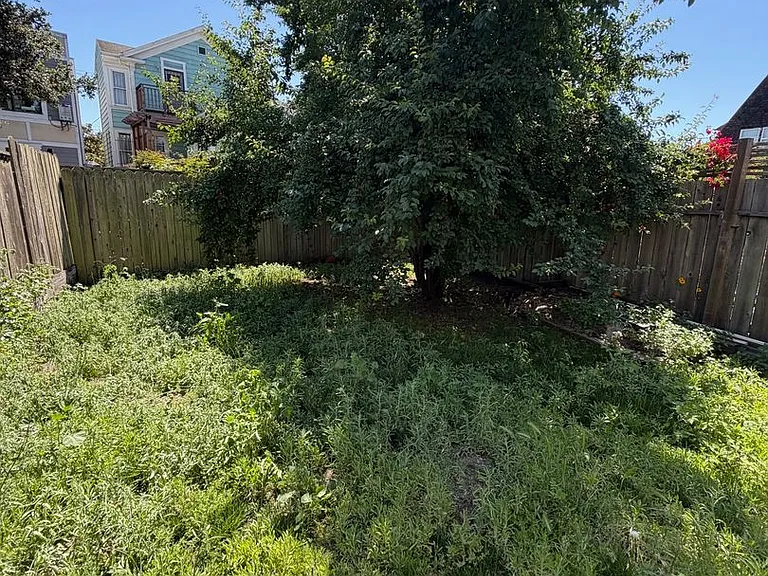 1737 Chase St — Photo 12