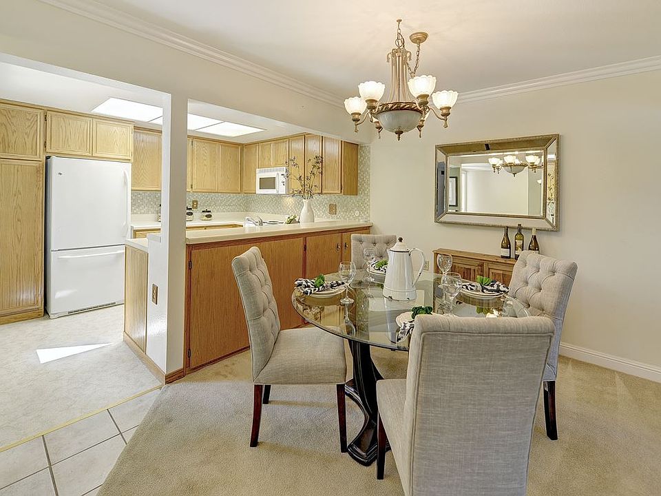 2nd image of 2061 Pine Knoll Dr Unit 3