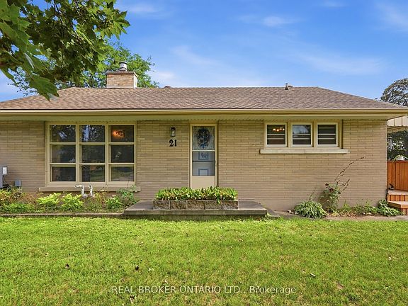 4th image of 21 Oakwood Ave