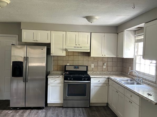 6403 E Flora St, Kankakee, IL 60901 – 3-bedroom rental in Kankakee