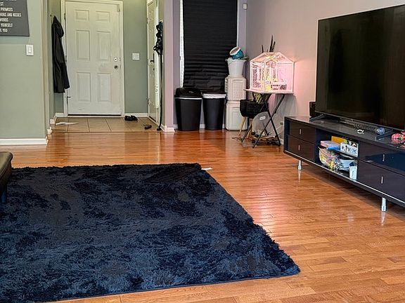 5th image of 1820 Crenshaw Cir Unit 1820