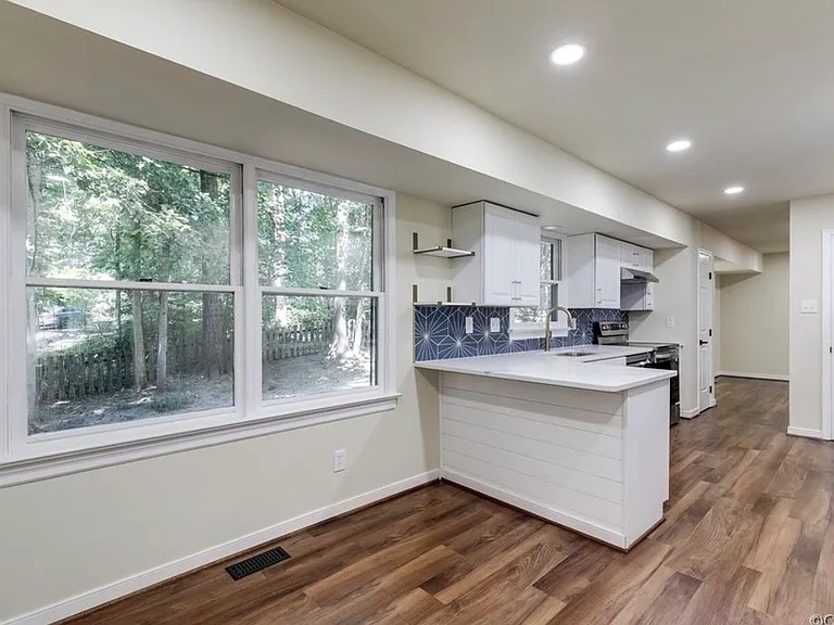 2110 Deer Meadow Ln — Photo 7