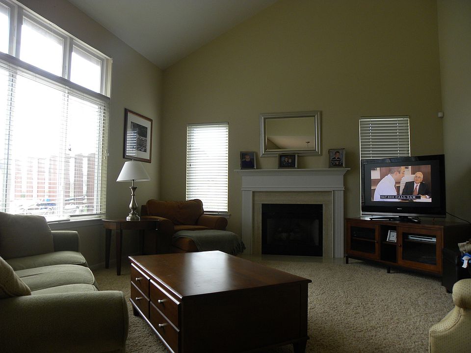 1st image of 216 Columbia Dr