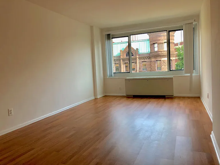 1330 New Hampshire Ave NW #509 — Photo 2