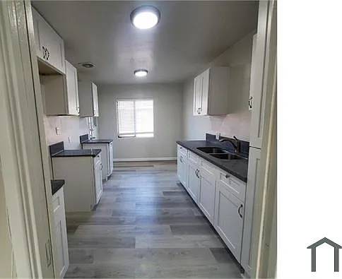 1855 W 87th St #5 — Photo 3