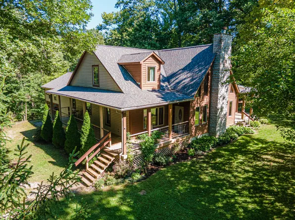 28065 McKee Rd, Frazeysburg, OH 43822