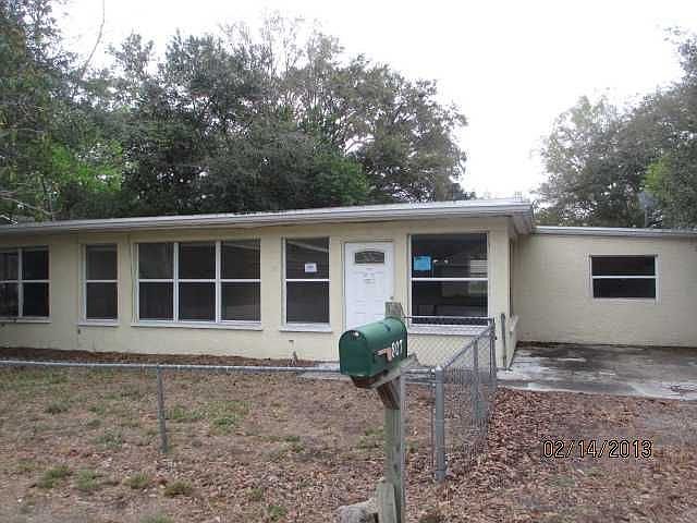 1st image of 807 Flomich St