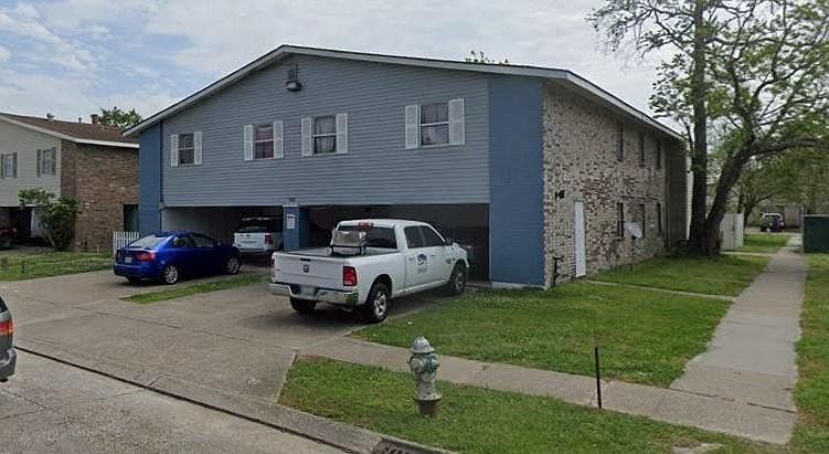 1st image of 945 W Monterey Ct