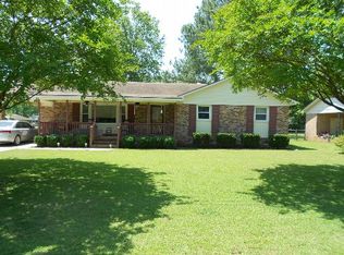 101 Beverly St, Cheraw, SC 29520
